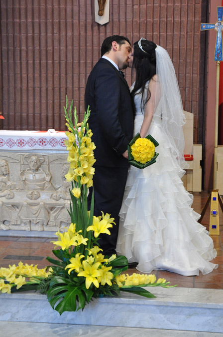 Matrimonio con Gladioli gialli Buttercup Pantone 2016
